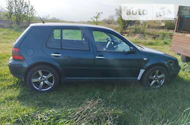 Хетчбек Volkswagen Golf 2001 в Покровську