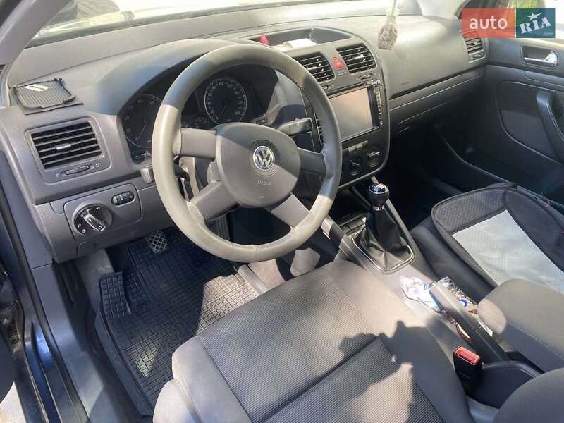 Хэтчбек Volkswagen Golf 2004 в Полтаве фото 2 Хэтчбек Volkswagen Golf 2004 в Полтаве