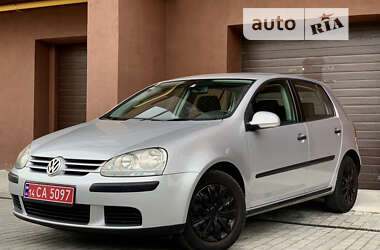 Хэтчбек Volkswagen Golf 2005 в Стрые