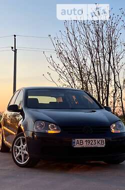 Хетчбек Volkswagen Golf 2004 в Одесі