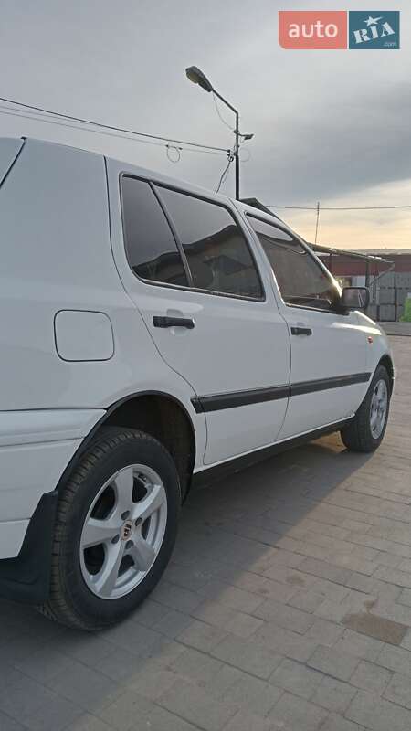 Хетчбек Volkswagen Golf 1997 в Львові