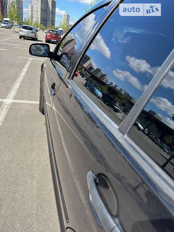 Хэтчбек Volkswagen Golf 2003 в Киеве