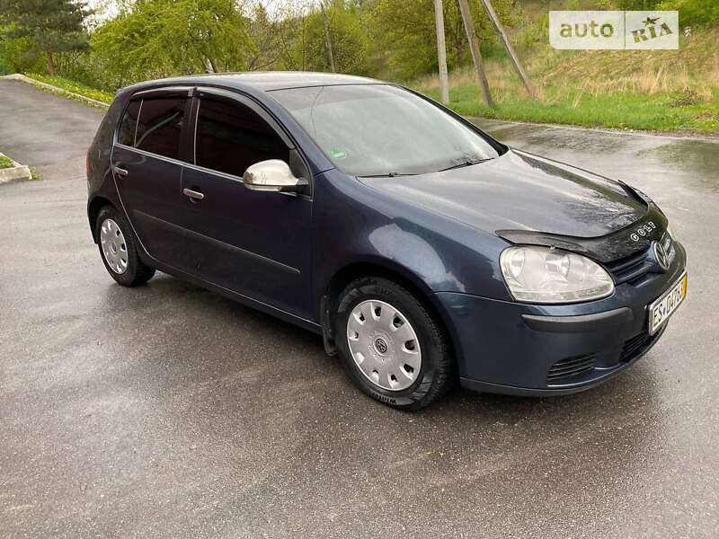 Хэтчбек Volkswagen Golf 2005 в Виннице