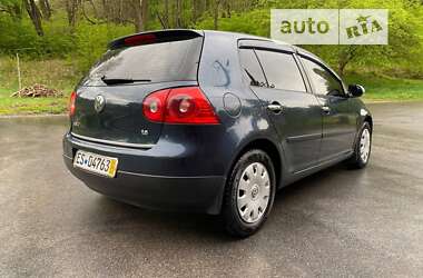 Хэтчбек Volkswagen Golf 2005 в Виннице