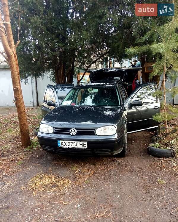 Универсал Volkswagen Golf 2003 в Харькове