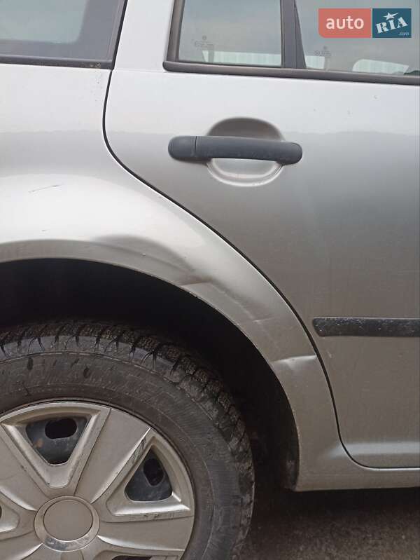 Універсал Volkswagen Golf 2001 в Тернополі