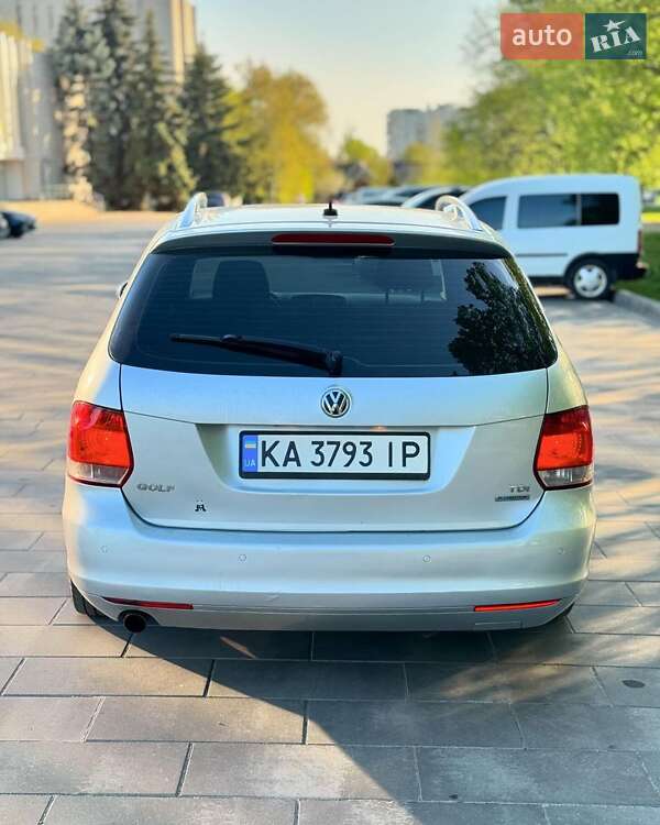 Универсал Volkswagen Golf 2010 в Полтаве