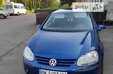 Хетчбек Volkswagen Golf 2005 в Рівному