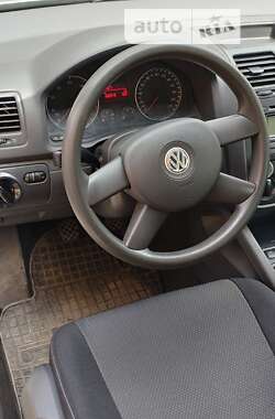 Хэтчбек Volkswagen Golf 2004 в Кропивницком