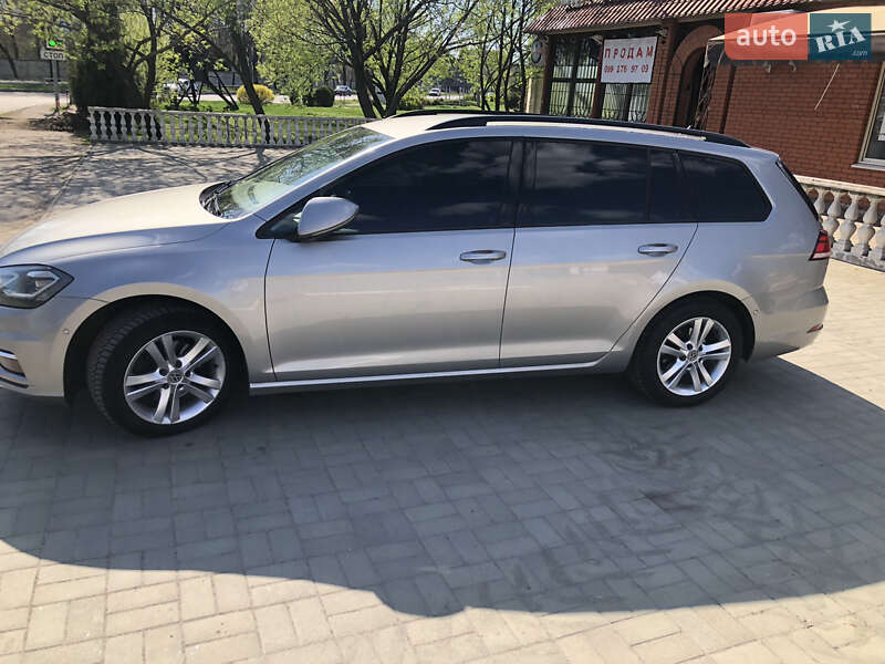 Універсал Volkswagen Golf 2017 в Запоріжжі