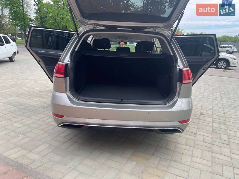 Універсал Volkswagen Golf 2017 в Запоріжжі