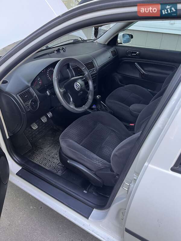 Універсал Volkswagen Golf 2000 в Хмельницькому