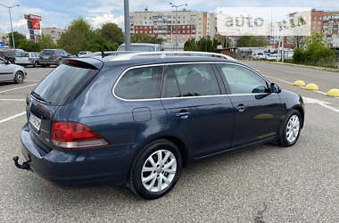 Универсал Volkswagen Golf 2010 в Черновцах