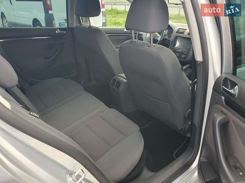 Хетчбек Volkswagen Golf 2008 в Луцьку