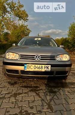 Хэтчбек Volkswagen Golf 2001 в Львове