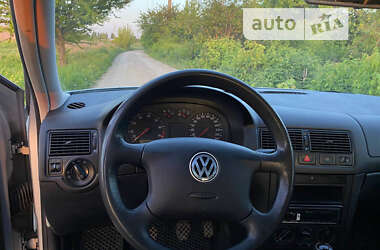Хэтчбек Volkswagen Golf 2001 в Полтаве