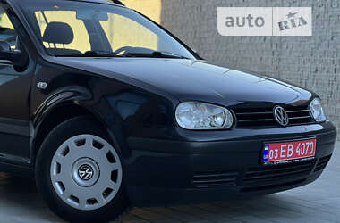 Універсал Volkswagen Golf 2002 в Луцьку