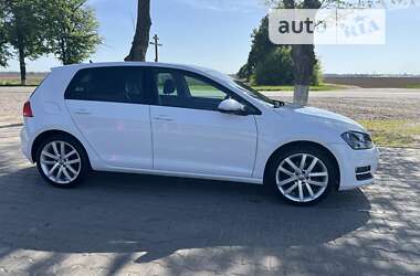 Хэтчбек Volkswagen Golf 2016 в Киеве