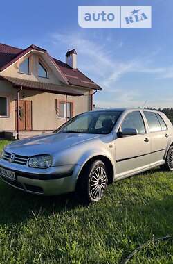 Хетчбек Volkswagen Golf 2000 в Радехові