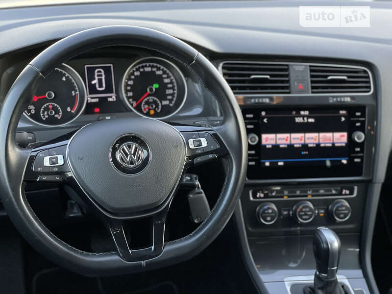 Универсал Volkswagen Golf 2019 в Калуше