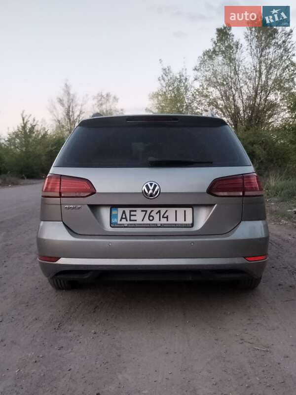 Універсал Volkswagen Golf 2017 в Кривому Розі