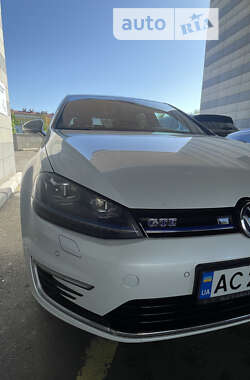 Хэтчбек Volkswagen Golf 2015 в 