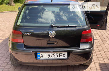 Хэтчбек Volkswagen Golf 2002 в Ивано-Франковске