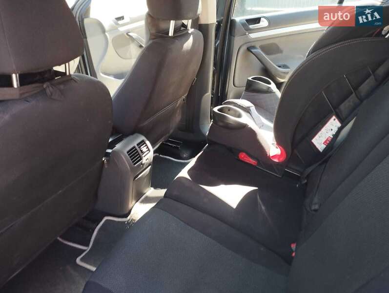 Универсал Volkswagen Golf 2008 в Снятине