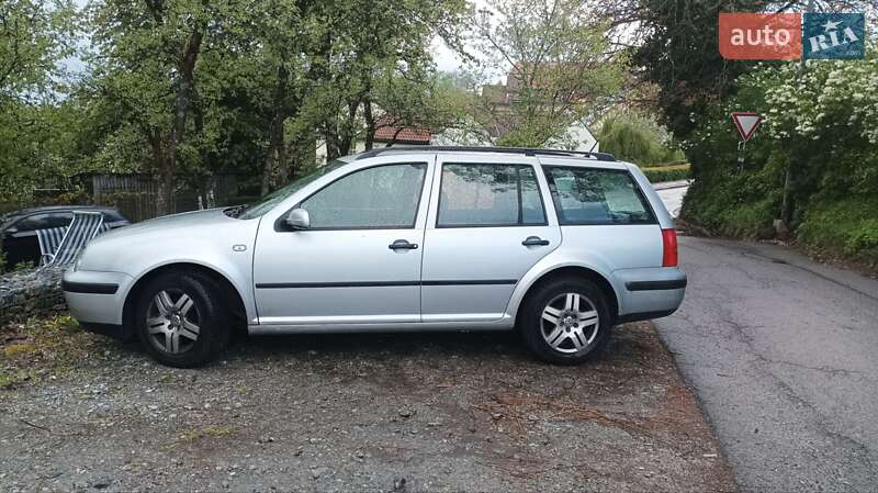 Универсал Volkswagen Golf 2001 в Киеве