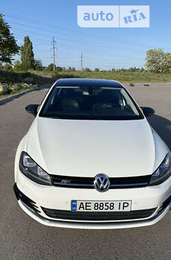 Хэтчбек Volkswagen Golf 2014 в Днепре