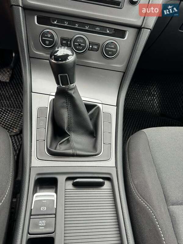 Универсал Volkswagen Golf 2014 в Кременце