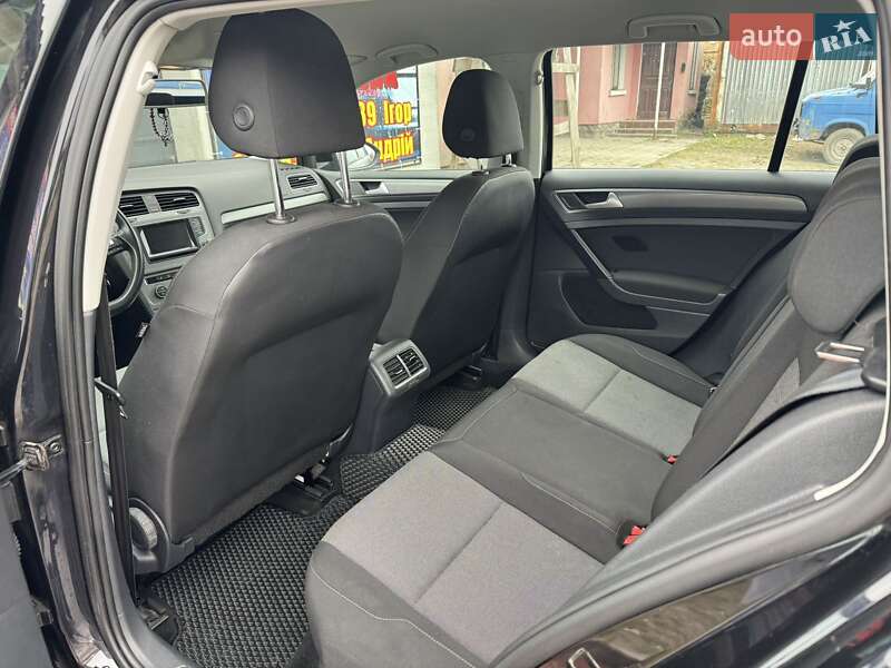 Универсал Volkswagen Golf 2014 в Кременце