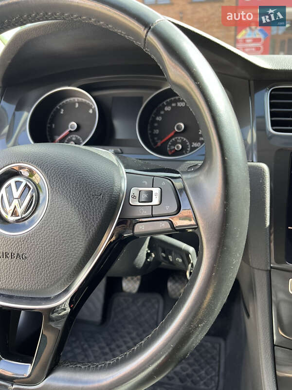 Универсал Volkswagen Golf 2017 в Мукачево