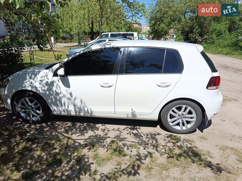 Хетчбек Volkswagen Golf 2010 в Славуті