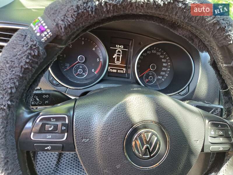 Хетчбек Volkswagen Golf 2010 в Славуті