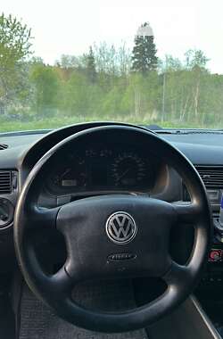 Хетчбек Volkswagen Golf 2000 в Рахові