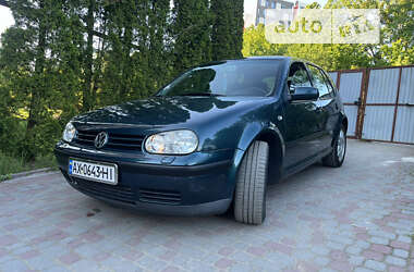 Хетчбек Volkswagen Golf 2002 в Львові