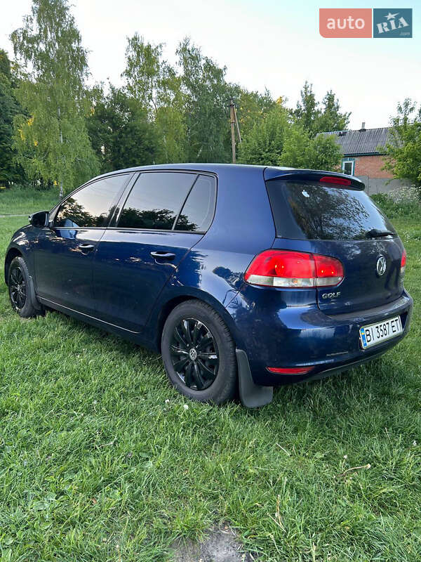 Хэтчбек Volkswagen Golf 2012 в Карловке