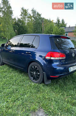 Хэтчбек Volkswagen Golf 2012 в 
