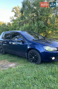 Хэтчбек Volkswagen Golf 2012 в 