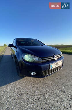 Хэтчбек Volkswagen Golf 2012 в 