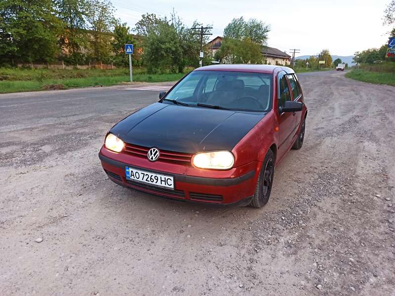 Хэтчбек Volkswagen Golf 1998 в Черновцах
