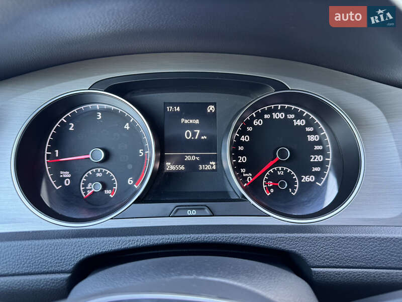 Универсал Volkswagen Golf 2015 в Жовкве