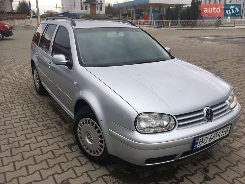 Универсал Volkswagen Golf 2003 в Бучаче