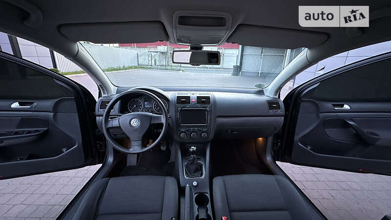 Хэтчбек Volkswagen Golf 2008 в Запорожье