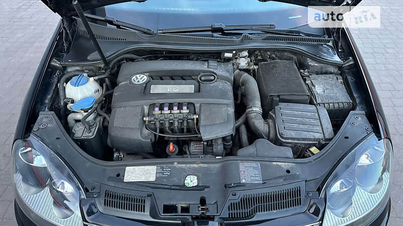 Хэтчбек Volkswagen Golf 2008 в Запорожье