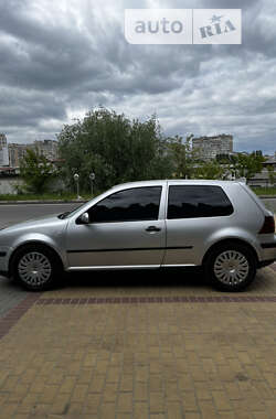 Хэтчбек Volkswagen Golf 2000 в Киеве