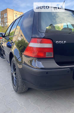Хэтчбек Volkswagen Golf 2003 в Дубно