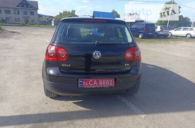 Хетчбек Volkswagen Golf 2005 в Косові