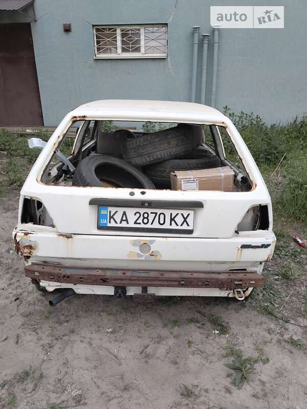 Хэтчбек Volkswagen Golf 1988 в Киеве